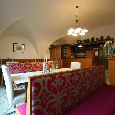 줌 골데넨 엥겔 - 팜. 에런라이히 호텔 크렘스안더다노